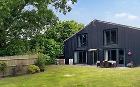 Hill Farm Barn